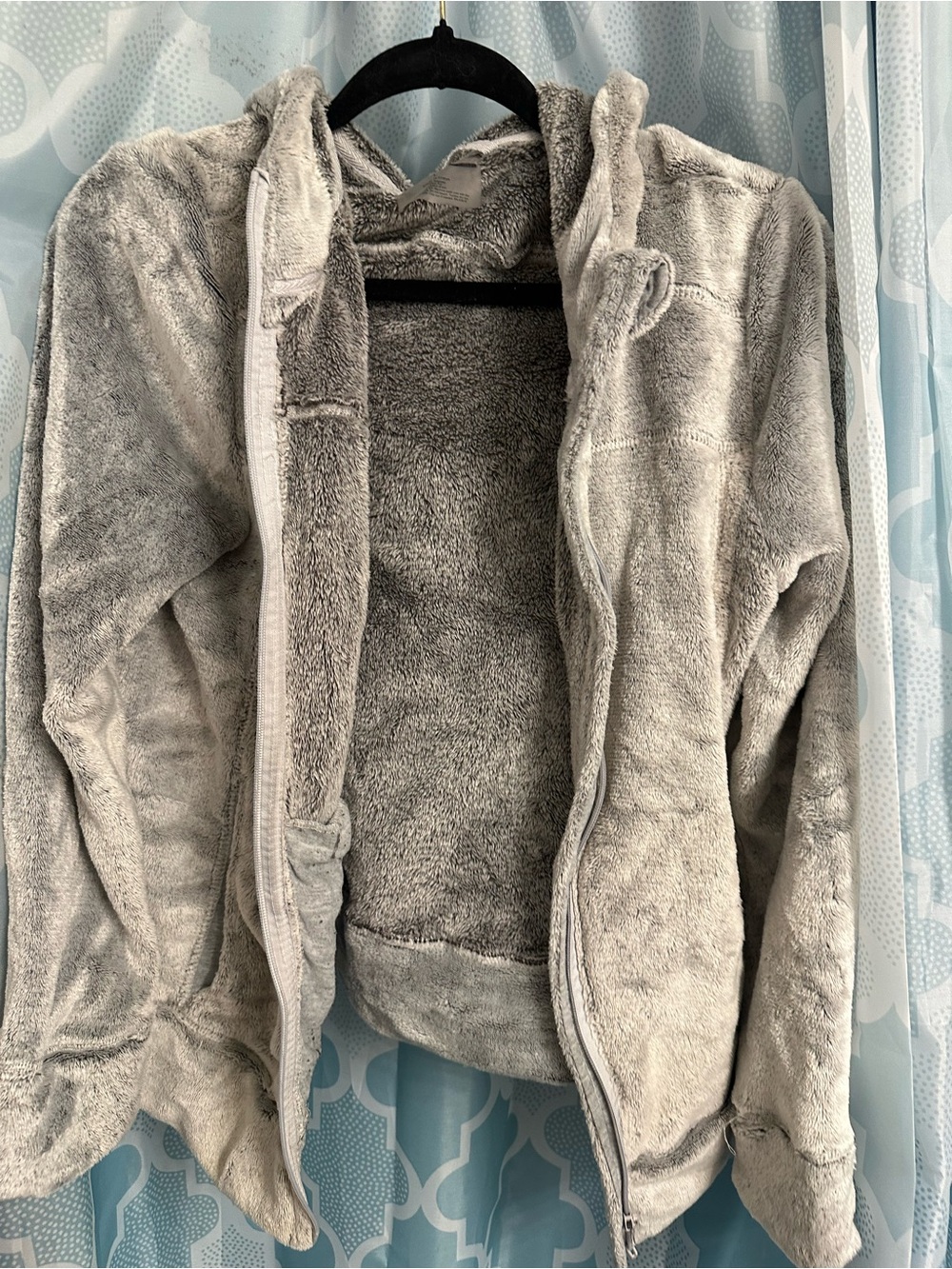 Adrienne Vittadini Plush Hooded Jacket in Light Gray- Large NO DRAWSTRING!